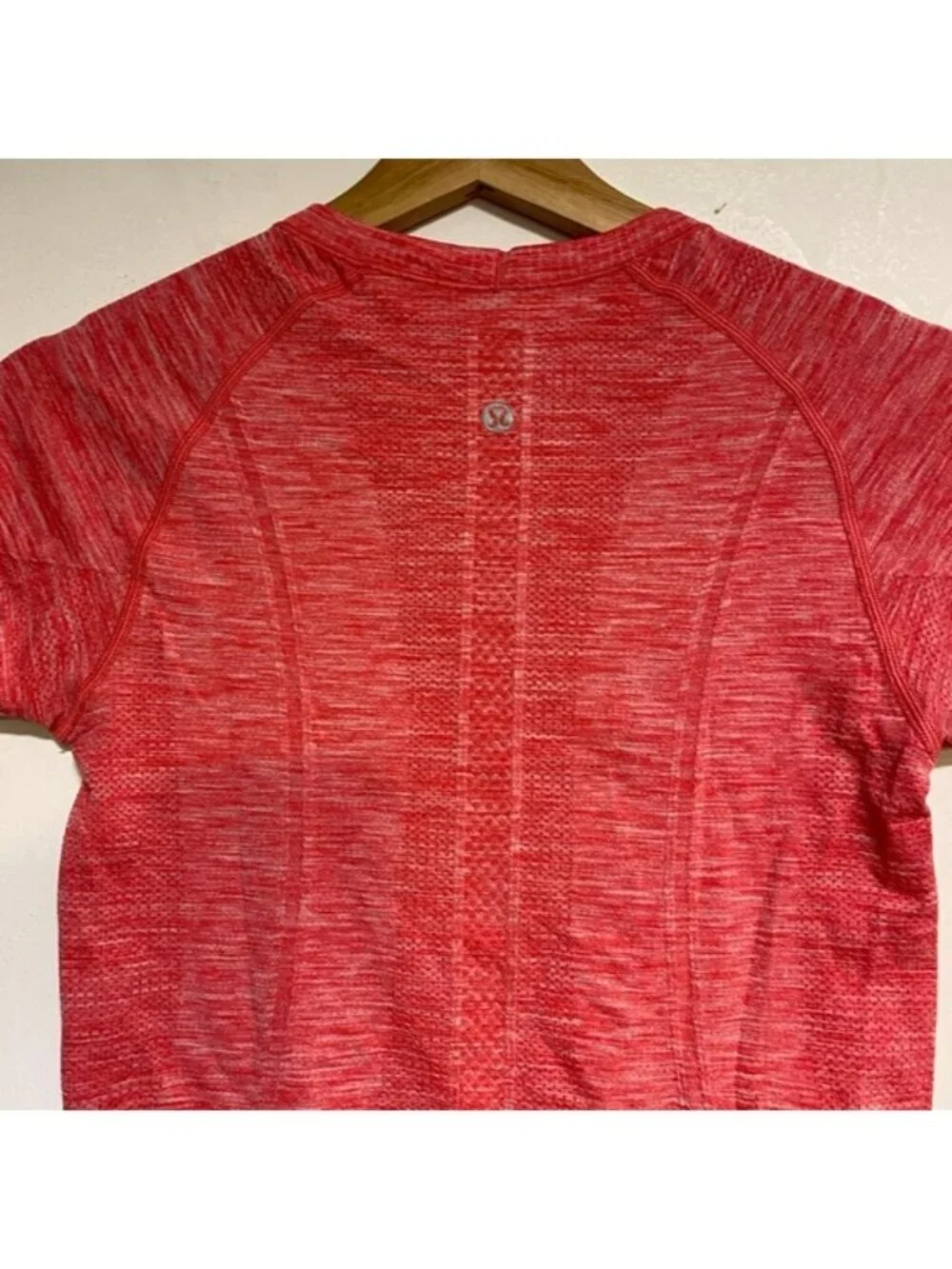 Lululemon Better Each Day Seamless Athletic Tee Pink Size 6